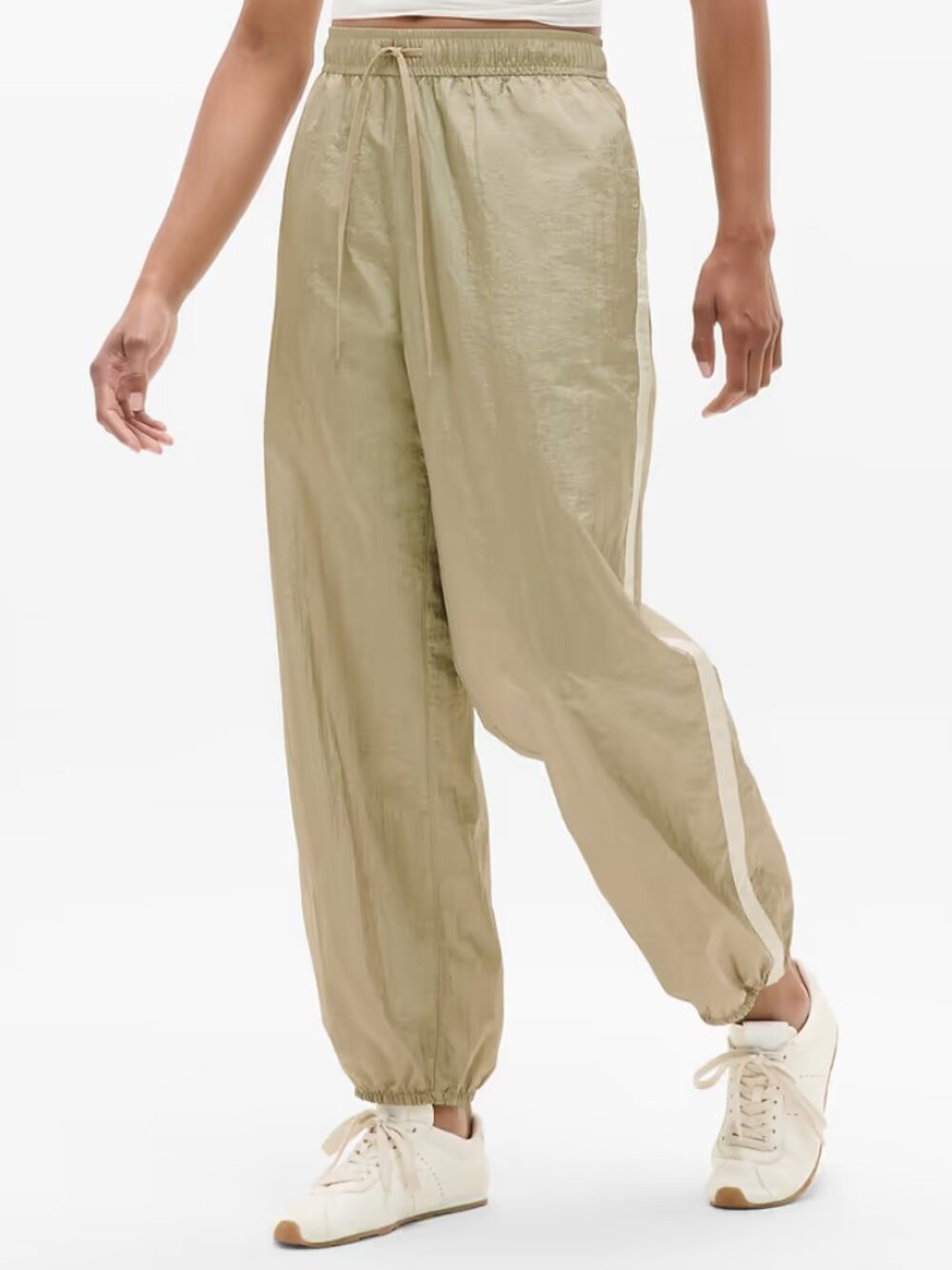 NWT ATHLETA Daybreak Mid Rise Parachute Jogger - Size Medium